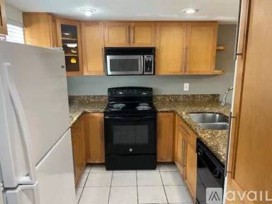 Main picture of 10031 Lake Oak Cir