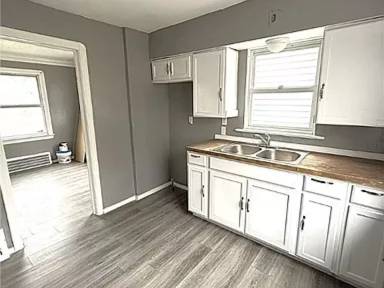 Main picture of 17312 Glendale Ave