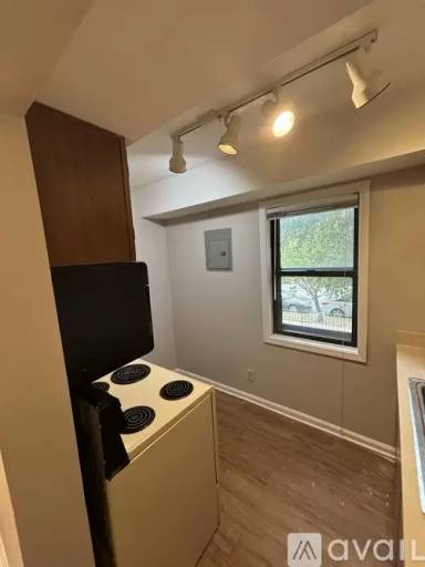 Main picture of 306 E 19th St