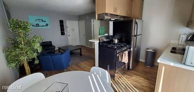Main picture of 12221 Oxnard St