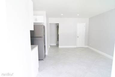 Main picture of 831 NW 5th Ave