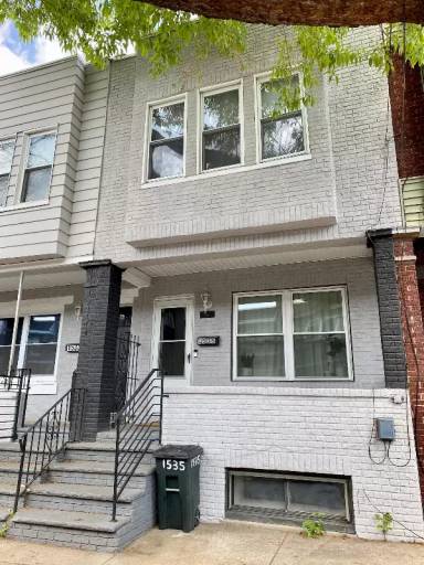 Main picture of 1535 S 30th St