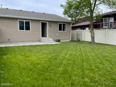 Main picture of 521 Yellowstone Ave