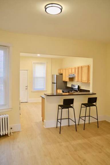 Main picture of 1227 N Alden St