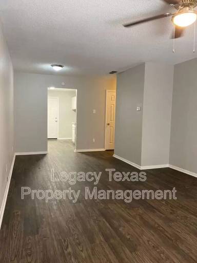 Main picture of 1302 Berry Dr