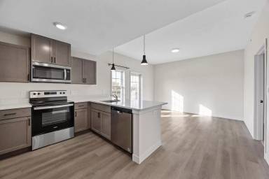 Main picture of 700 Mustang Ln