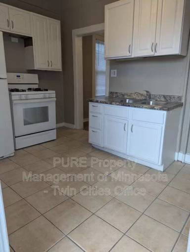Main picture of 605 Van Buren Ave