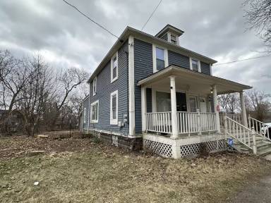 Main picture of 132 E Howard St