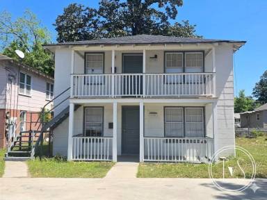 Main picture of 3708 Montgomery St