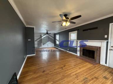 Main picture of 2116 Poplar St