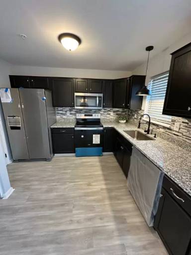 Main picture of 450 Fisher Dr