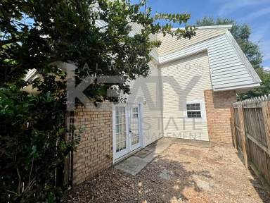 Main picture of 605 Fox Run Ave