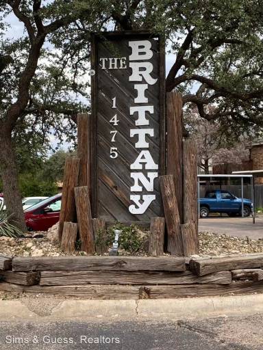 Main picture of 1475 Brittany Ln