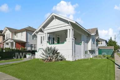 Main picture of 2301 Peniston St