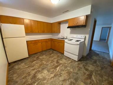 Main picture of 504 1st Ave NE