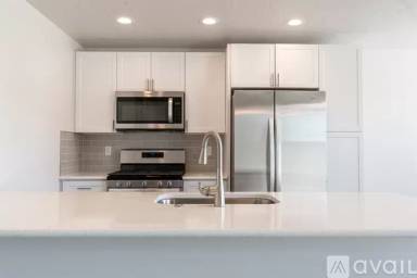 Main picture of 807 NW 21st St