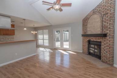 Main picture of 5605 Duke St