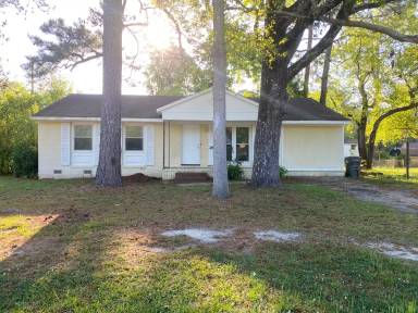 Main picture of 3016 Huntley St
