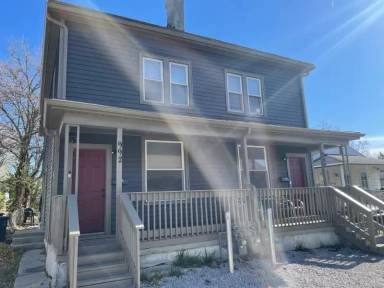 Main picture of 992 N 9th St