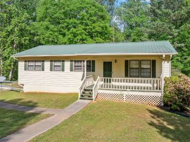 Main picture of 106 Robinhood Dr