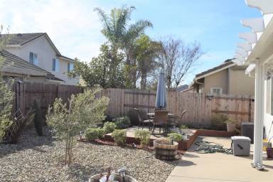 Main picture of 9925 Hawkview Way