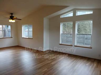 Main picture of 906 Bryson Ave