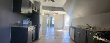 Main picture of 1415 E 75th St