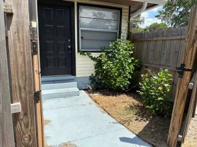 Main picture of 3950 SE 19th Ave