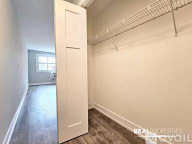 Main picture of 530 W Aldine Ave