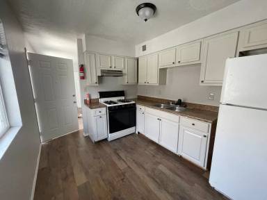 Main picture of 425 Wisconsin St NE