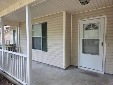 Main picture of 304 Woodbury Ln