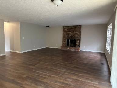 Main picture of 4892 Lone Oak Rd SE