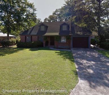 Main picture of 702 Twin Oaks Dr