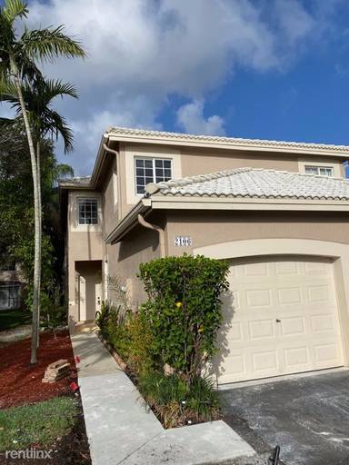Main picture of 2106 Madeira Dr