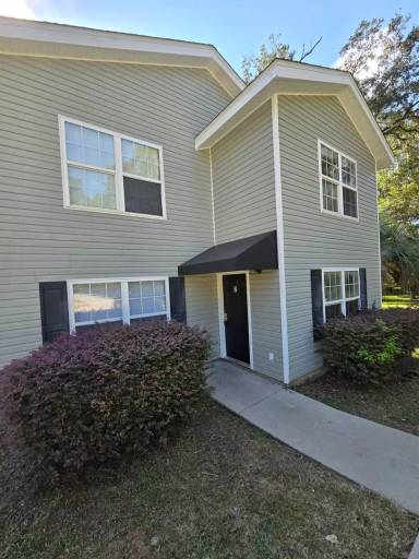 Main picture of 735 Putnam Dr