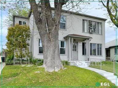 Main picture of 2807 W Victory Blvd
