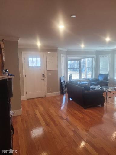 Main picture of 116 Holland St