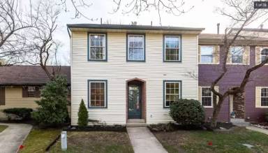 Main picture of 15 Meadowside Ct
