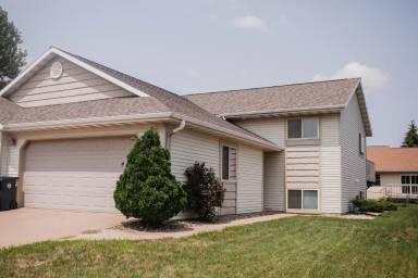 Main picture of 615 Victoria Ln