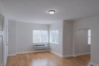 Main picture of 8415 Harding Ave