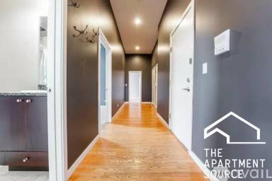 Main picture of 2401 W North Ave