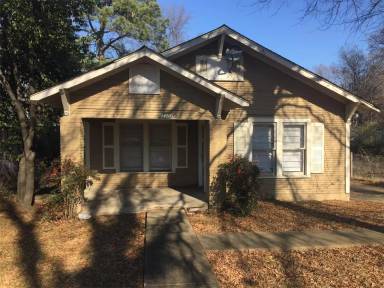 Main picture of 3202 Manhattan Ave