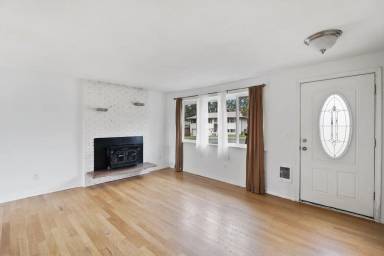 Main picture of 675 NW Dory Dr