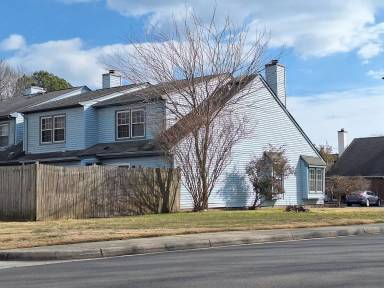 Main picture of 38 Parkway Dr