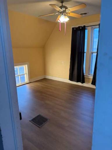 Main picture of 222 NE 4th St