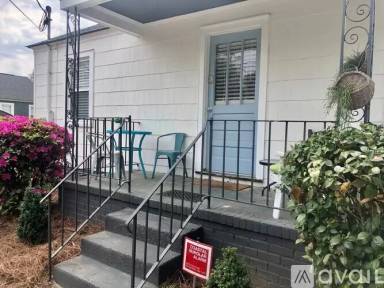Main picture of 3963 Christopher St