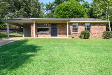 Main picture of 806 Carmen Ct