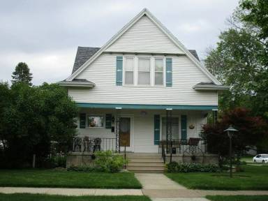 Main picture of 1936 College St