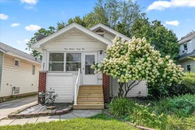 Main picture of 321 W Houstonia Ave