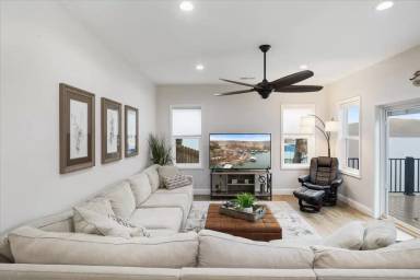 Main picture of 15 Duckling Ln